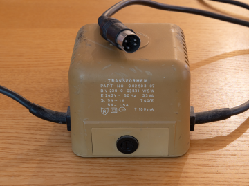 C64 Power supply (plug view)