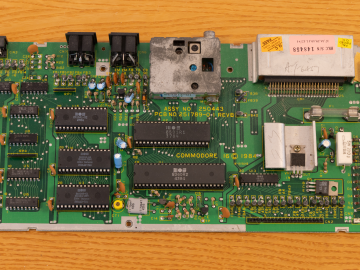 Commodore 16 EA5-236069 (PCB top)