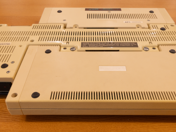 Acorn Electron 06-ALA01-0001437 (Underside)