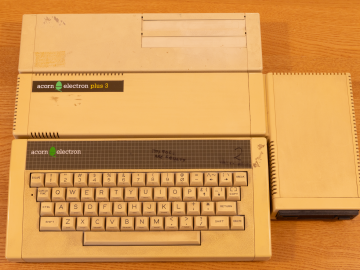 Acorn Electron 06-ALA01-0001437 (Top view)