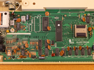 Acorn Electron 06-ALA01-0001437 (PCB top)