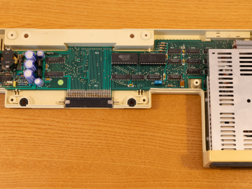 Acorn Electron Plus 3 04-ALA13-0103766 (Top removed)