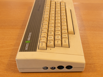 Acorn Electron 07-ALA01-0130626 (Left side)